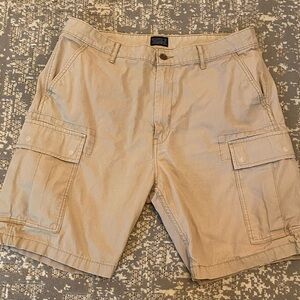 Levis Cargo Shorts Men 36 Ivory Relaxed Straight 9" inseam